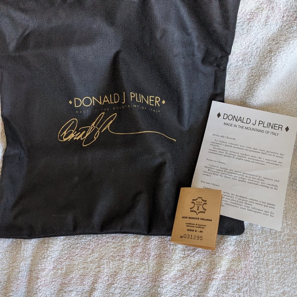 Donald Pliner Hoa ankle bootie, size 10 - Picture 7 of 7